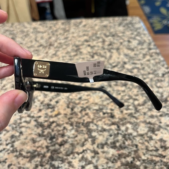 NWT MCM Black & Gold 684 S 001 Cat Eye 54mm Sunglasses! - Picture 4 of 10